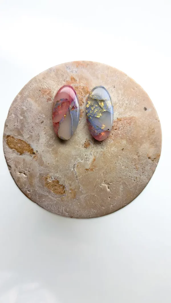 Różowo błękitne jajowate kolczyki sztyfty