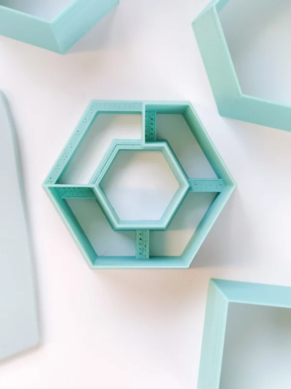 PSX_20210428_232556 Foremka do gliny lub modeliny - sześciokąt z dziurą 1