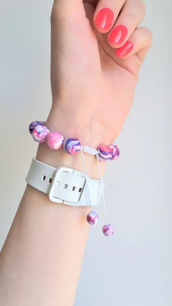 20250501_140203-EDIT Kolorowa bransoletka regulowana na sznurku