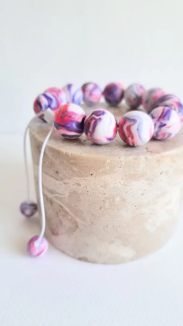 20250501_141956-EDIT Kolorowa bransoletka regulowana na sznurku