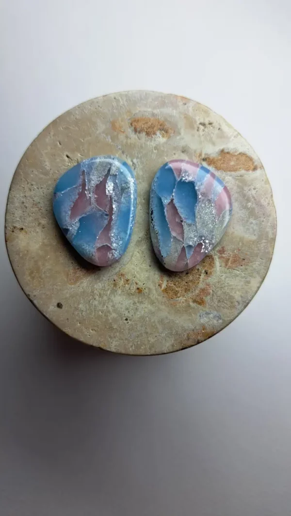 20250511_174703 Różowo błękitno srebrne kolczyki sztyfty