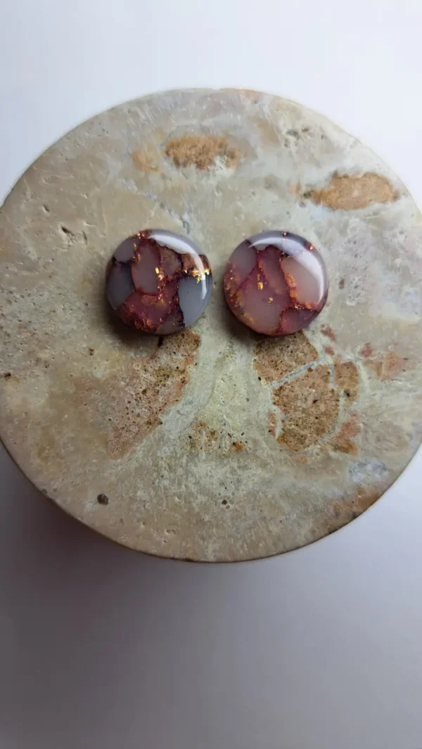 Fioletowo złote małe okrągłe kolczyki sztyfty