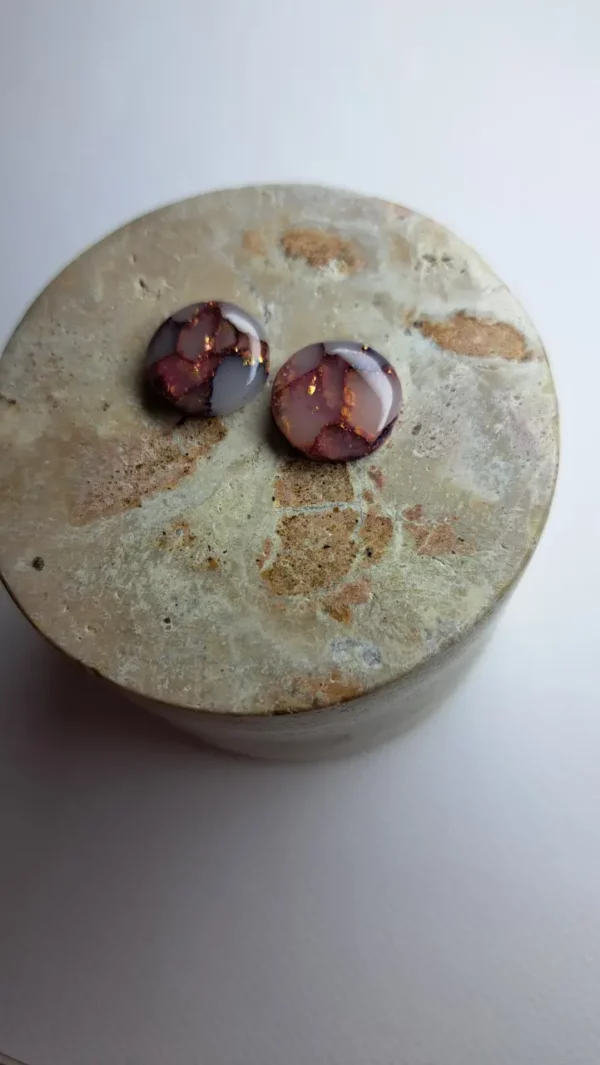 Fioletowo złote małe okrągłe kolczyki sztyfty