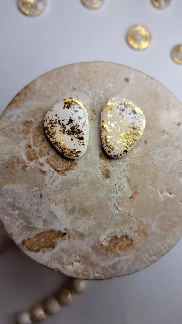 Złote błyszczące kolczyki nereczki sztyfty