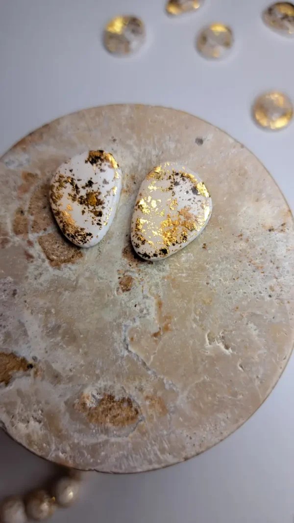 Złote błyszczące kolczyki nereczki sztyfty