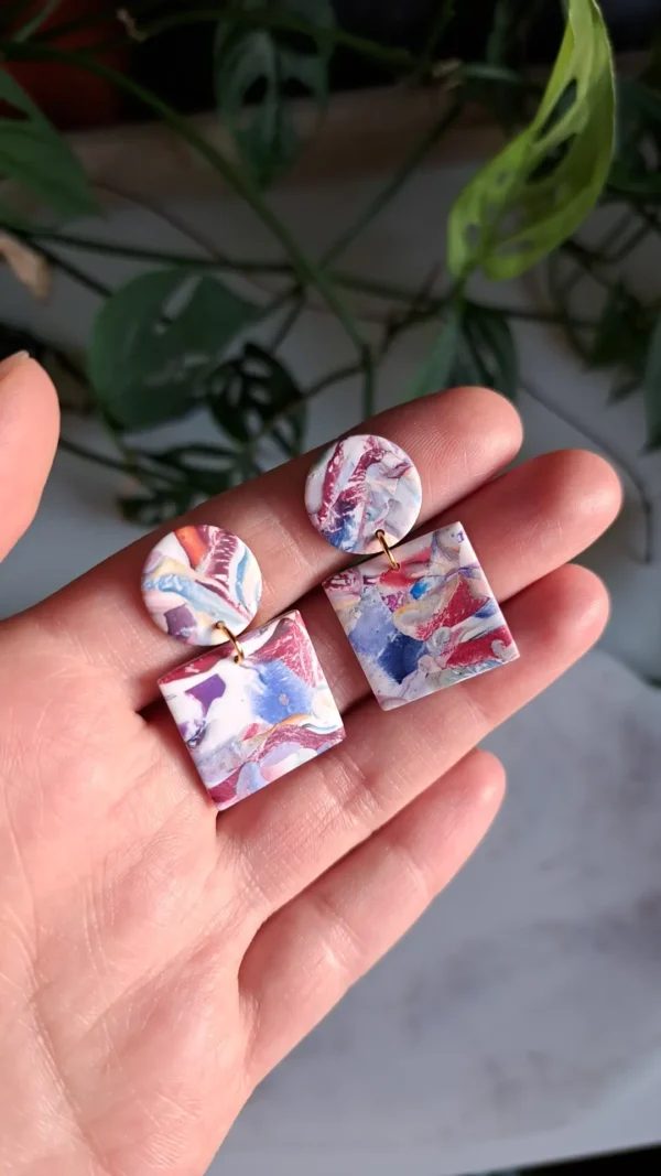 IMG_20251122_135314 Kolorowe geometryczne kolczyki sztyfty