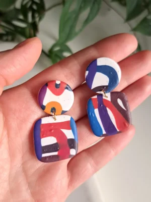 Kolorowe wiszące kolczyki sztyfty