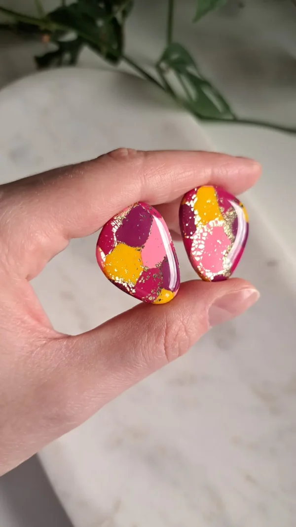 IMG_20251122_141416 Fioletowo różowo żółte kolczyki sztyfty