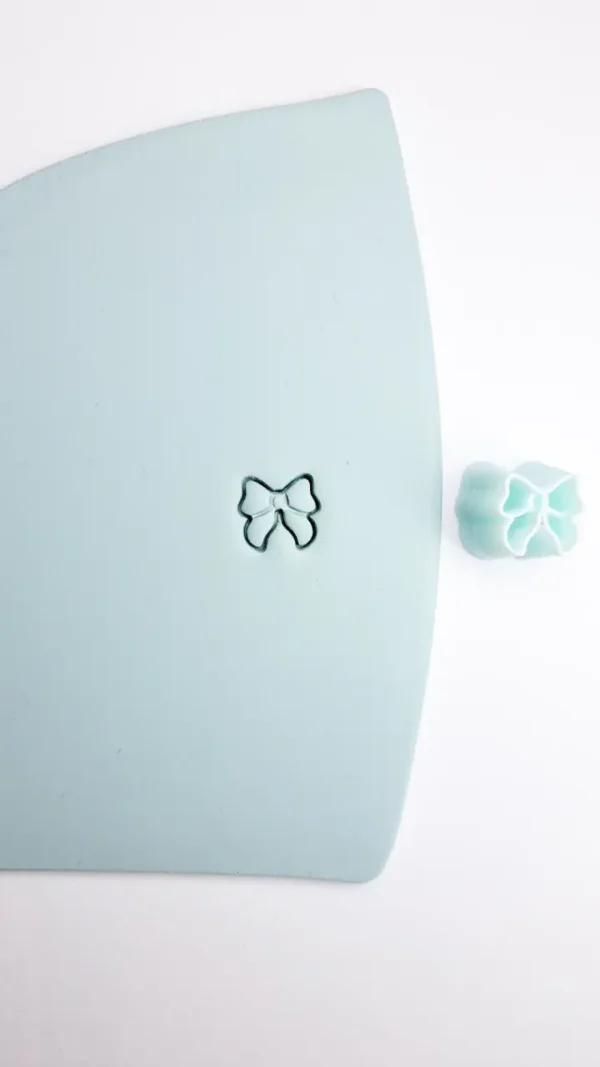 Foremka do gliny lub modeliny - kokardka 1