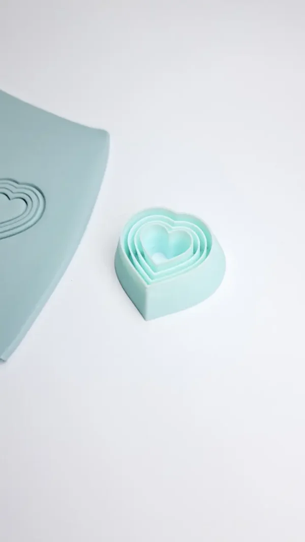 PSX_20260102_005333 Foremka do gliny lub modeliny - serce ramka w paski 1