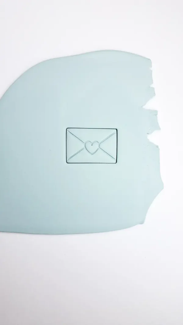 PSX_20260102_121019 Foremka do gliny lub modeliny - koperta z sercem 1