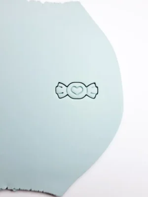 PSX_20260102_121644 Foremka do gliny lub modeliny - cukierek z sercem 1