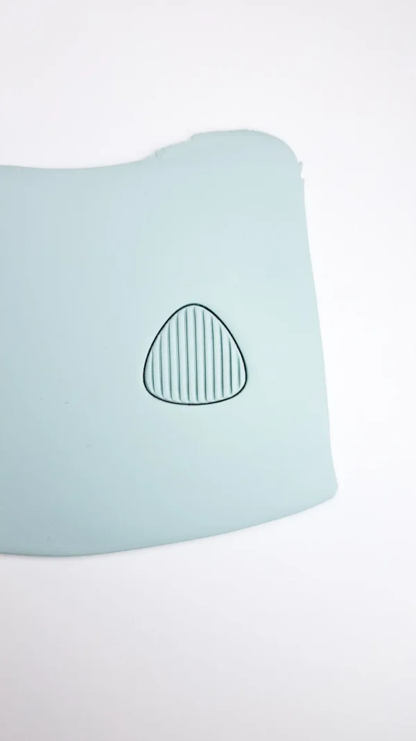 PSX_20260102_124541 Foremka do gliny lub modeliny - trójkąt w paski 1