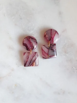 IMG_20251122_143917 Geometryczne różowo fioletowe z dodatkiem złota kolczyki sztyfty