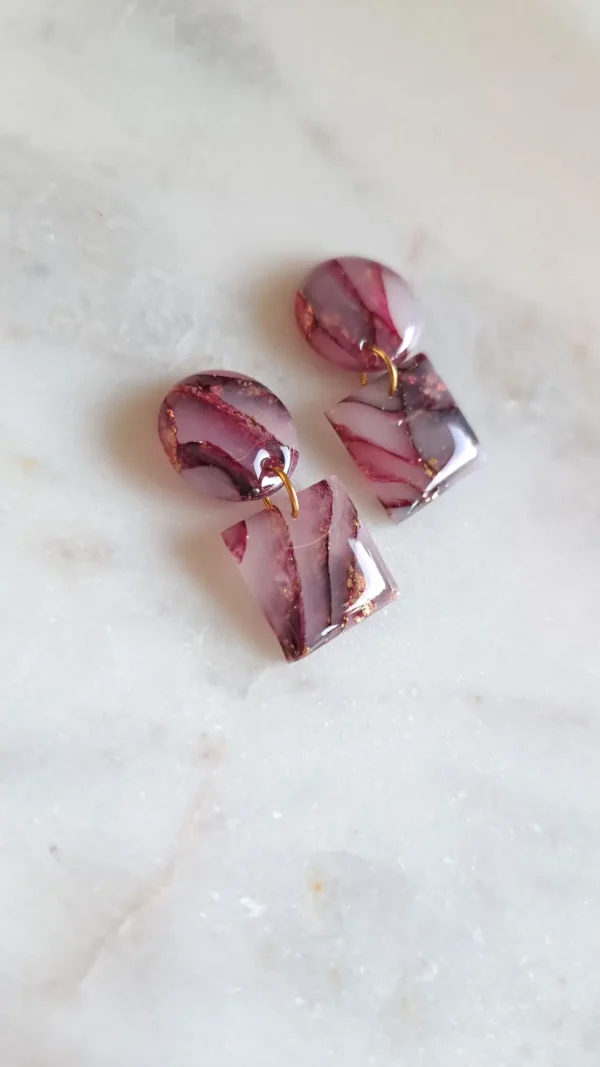 IMG_20251122_143927 Geometryczne różowo fioletowe z dodatkiem złota kolczyki sztyfty