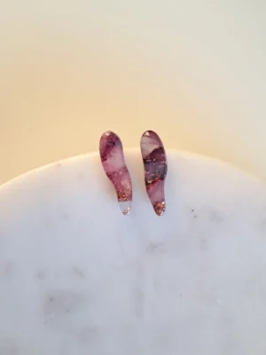 IMG_20251122_145218 Fioletowe z drobinkami złota kolczyki sztyfty